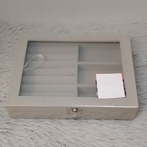 🔥Free With Minimum $50 Purchase🔥BNIP Jewelry Storage Box